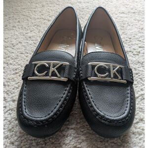 Unworn Calvin Klein Black Loafers w/ Silver Buckle Hardware Sz 7
